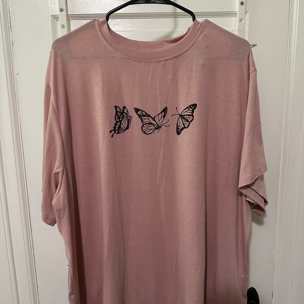 SHEIN Curve 4xl butterfly pink tshirt never worn
